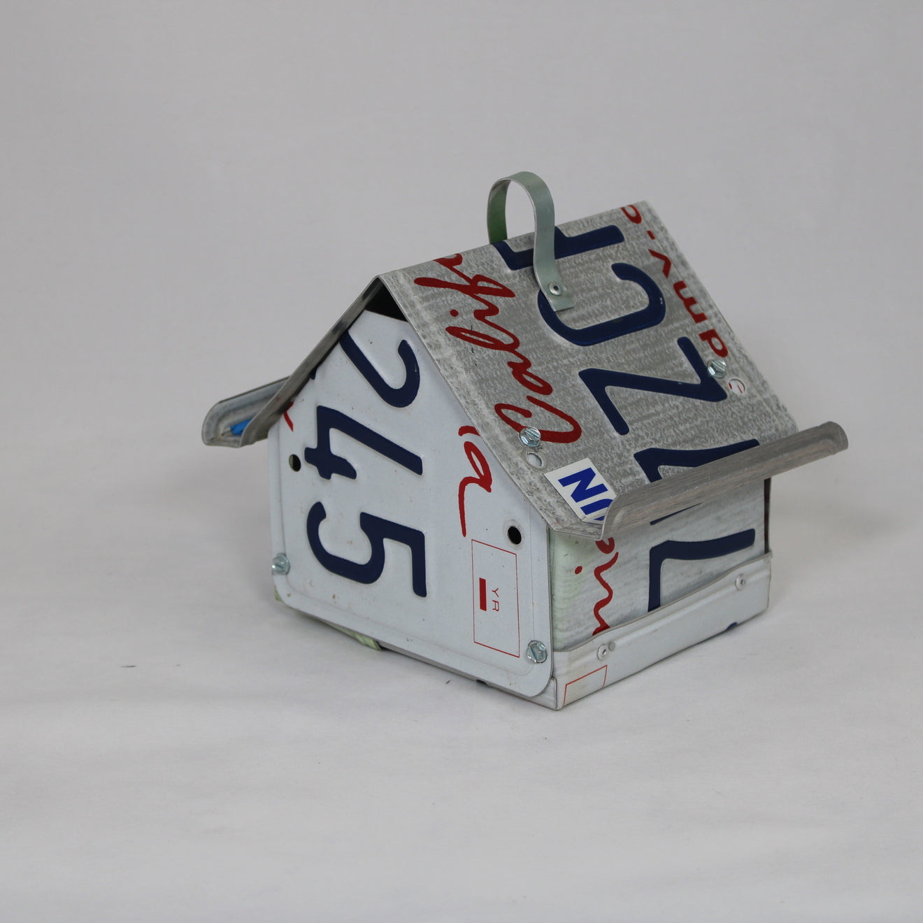 California 2022 Dutch Birdhouse